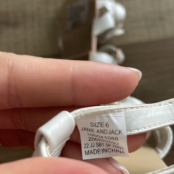 Toddler Girl Janie and Jack White Leather Sandals size 6C - Picture 4 of 4